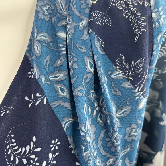 Collective Concepts | Lined Blouse with Sheer Sleeves - Picture 2 of 6